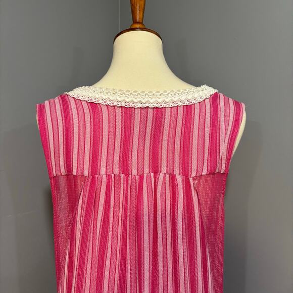 Vintage Turkish pink and white ruffle nightgown with side ties, size L-XL - Picture 7 of 10
